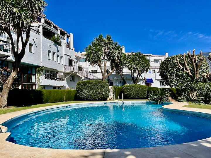 Beautiful Town House With Pool In Benahavis. - Benahavís