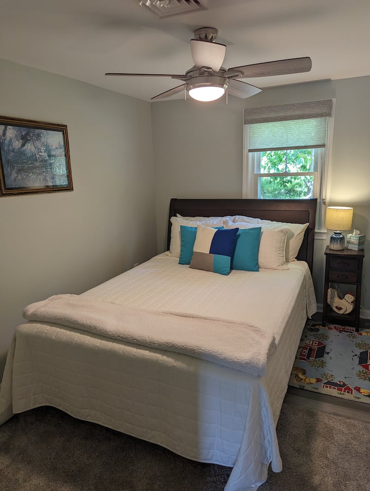 Spálňa č.2 Menšia manželská posteľ