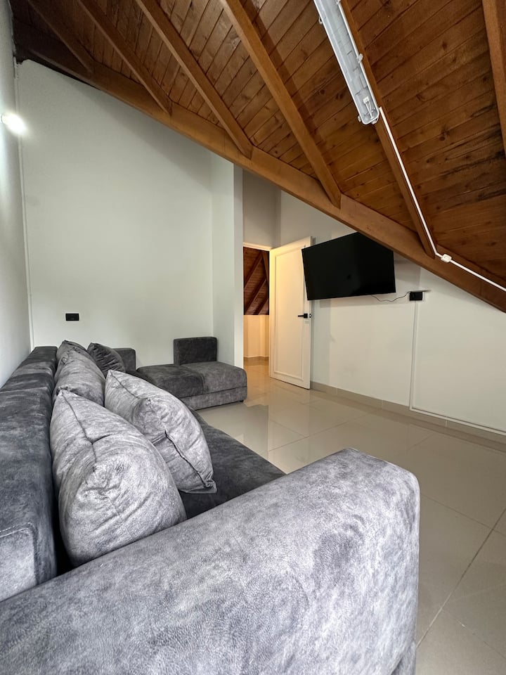 5br House |Terrace| 10 Guests|parking|pets|poblado - Sabaneta