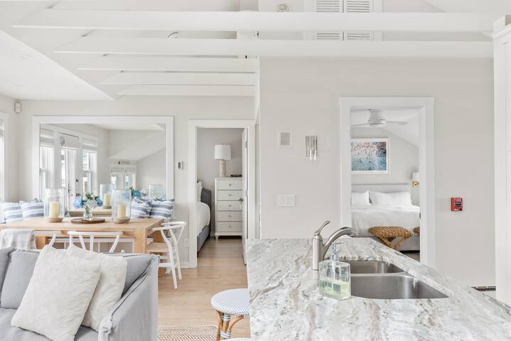 The Saltbox | Watch Hill’s Award-Winning Retreat gallery image 4