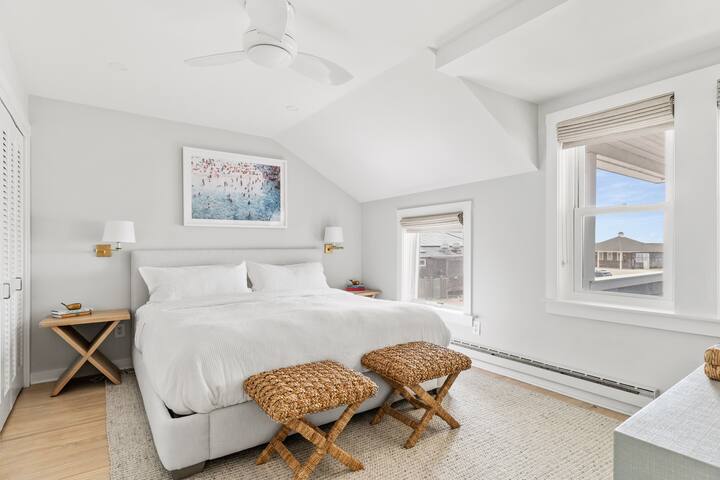 The Saltbox | Watch Hill’s Award-Winning Retreat gallery image 3