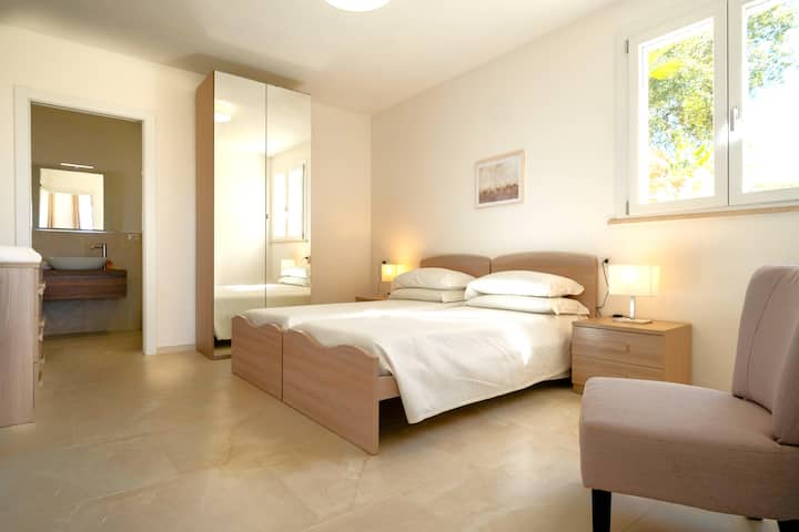 غرفة بسريرين توأمين