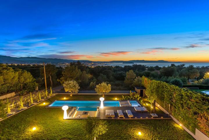 Top Lux Villa* BBQ & Gym* Heated Pool *