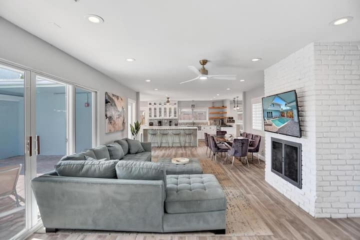 6br Designer Villa Gameroom - Fort Lauderdale, FL