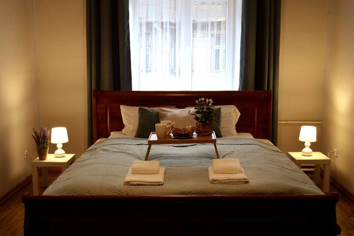 Classic 3BR Midtown Riga APT*Free parking*billiard gallery image 5