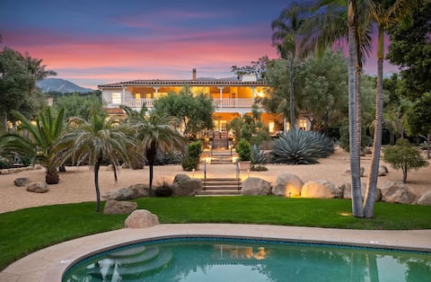Valhalla 4 Acre Estate, Pool, 1 mi. to beach/shops