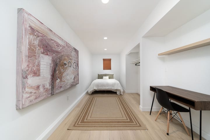 Chambre au rez-de-chaussée numéro 3