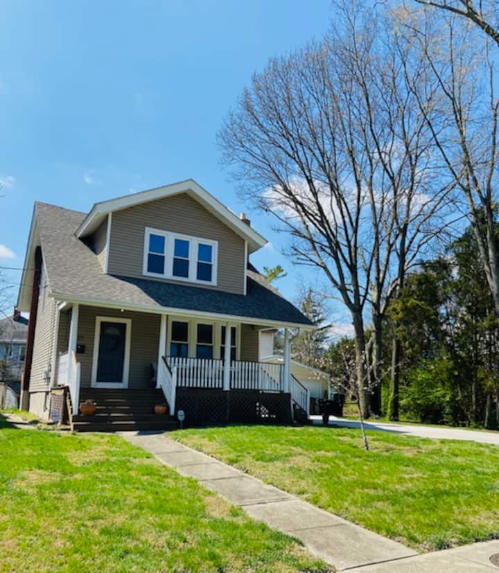 Historical Artist's Bungalow. Houses for Rent in Cincinnati, Ohio
