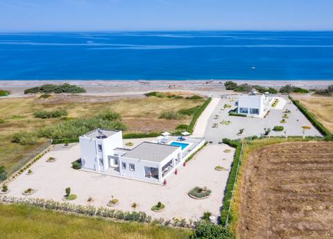 Aegean Horizon beachfront villas