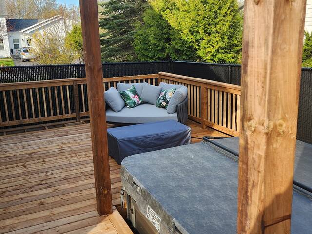 Hot Tub Under the Atlantic Stars Luxury 2 BR home gallery image 4