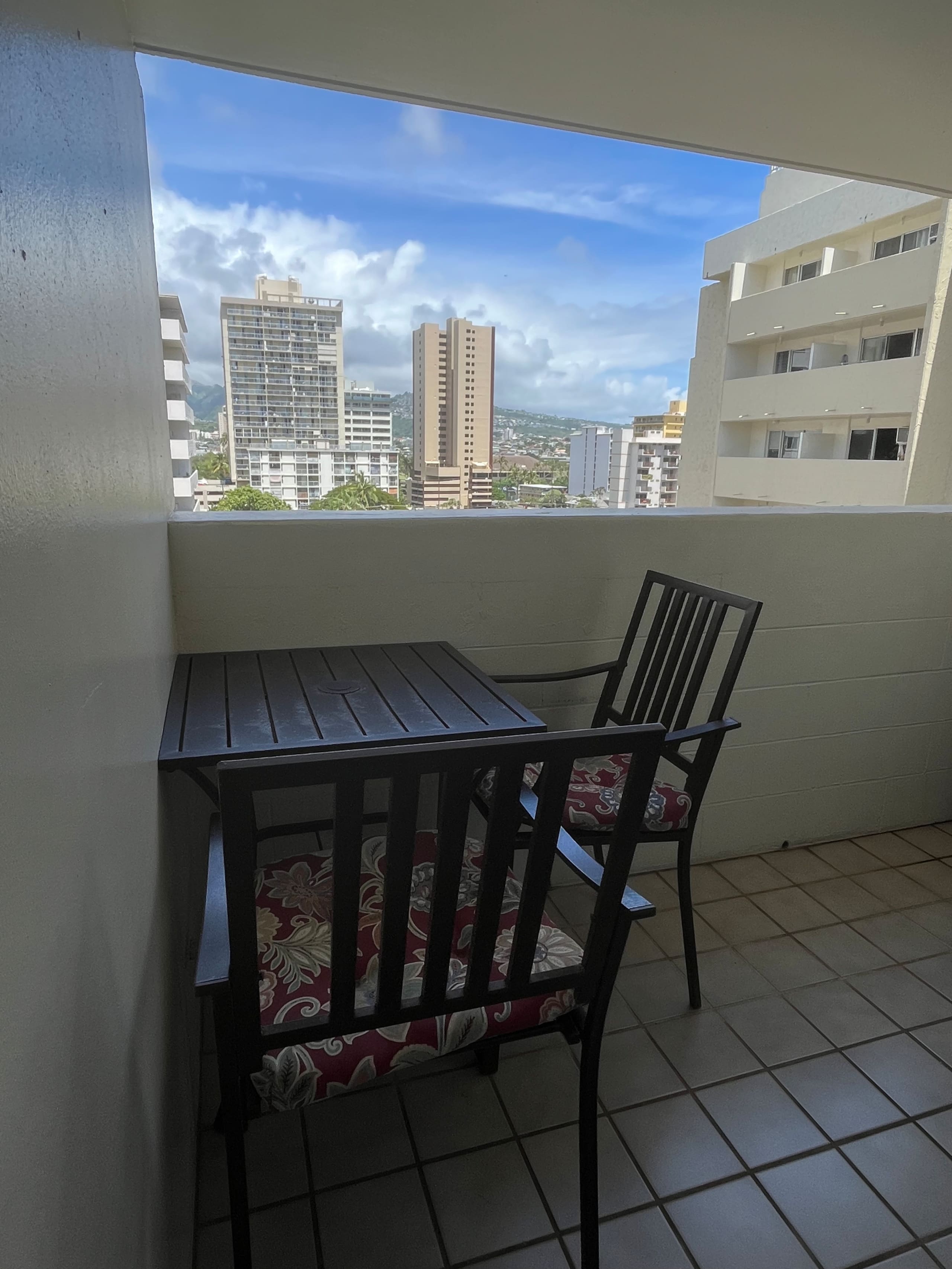 Condo in Honolulu · ★4.81 · Studio · 1 bed · 1 bath - Image 6