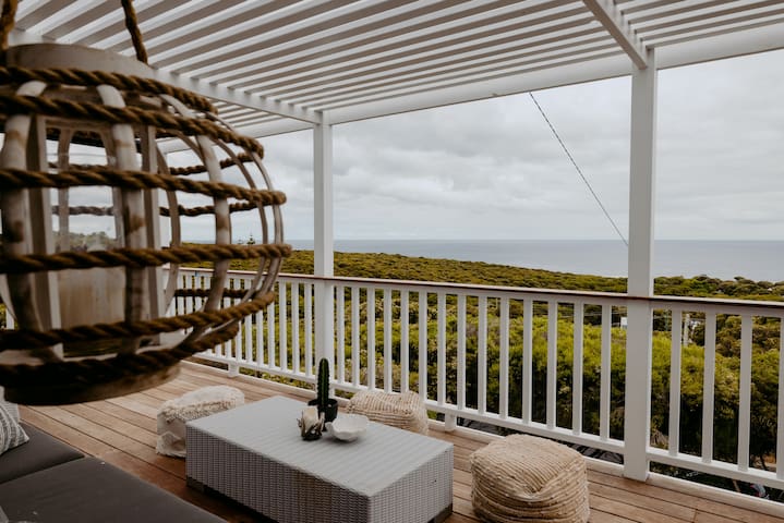 S o l s t i c e : ocean views gallery image 2