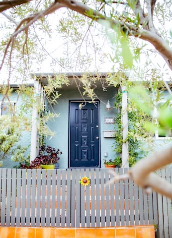 Bright ‘n Breezy Bungalow