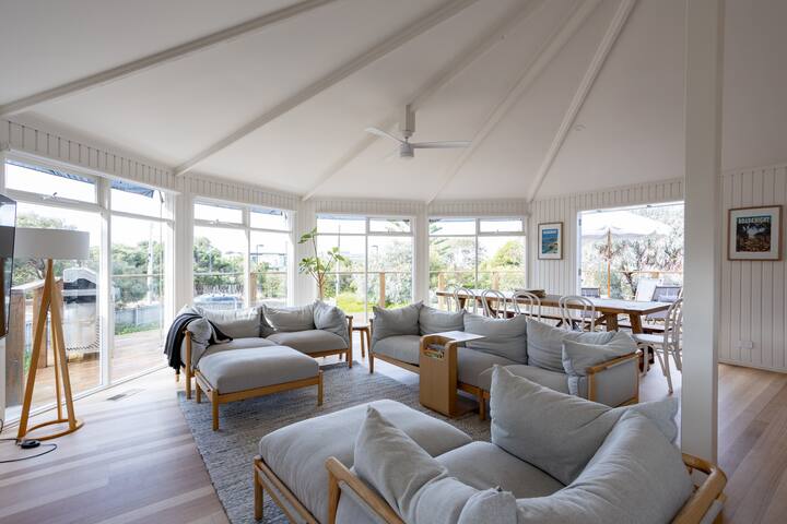 Point Roadknight Beach House