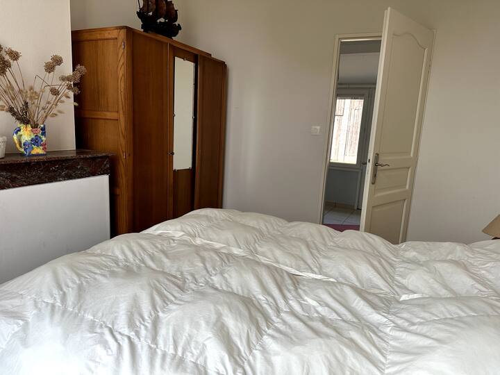 Საძინებლის ნომერი 1 - ორადგილიანი საწოლი