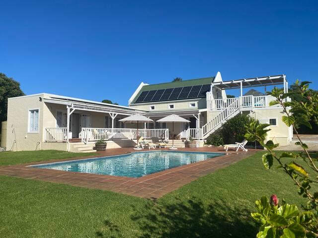 Charmantes Kaphaus mit großem Pool und Sonnendeck