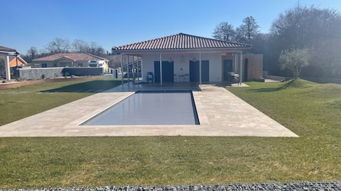 Quiet room with green N1 view