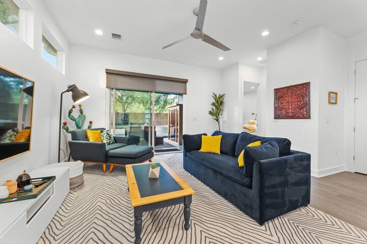 Cowboy Pool, Hot Tub & Sauna – Stylish Retreat gallery image 2