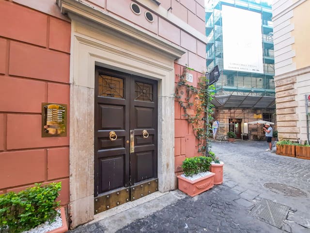 Vivi la Magia di Looney Tunes, piazza navona gallery image 2