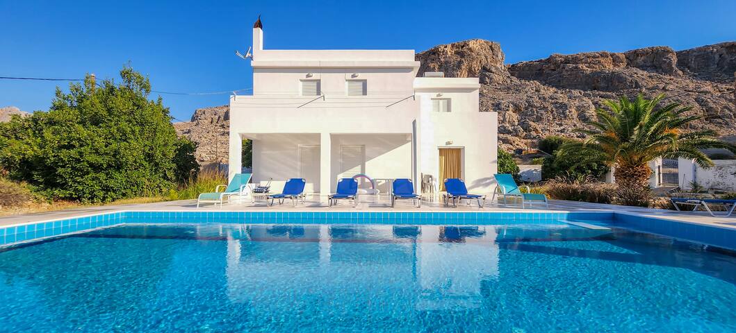 sea view villa in lindos gallery image 2