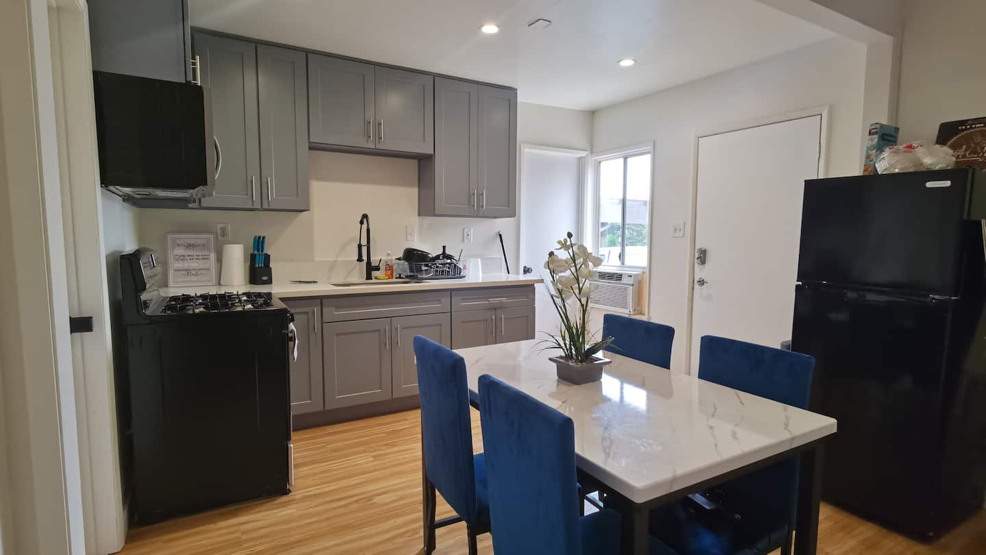 Find Monthly Rentals, Furnished Apartments, Extended Stays, & More | Airbnb