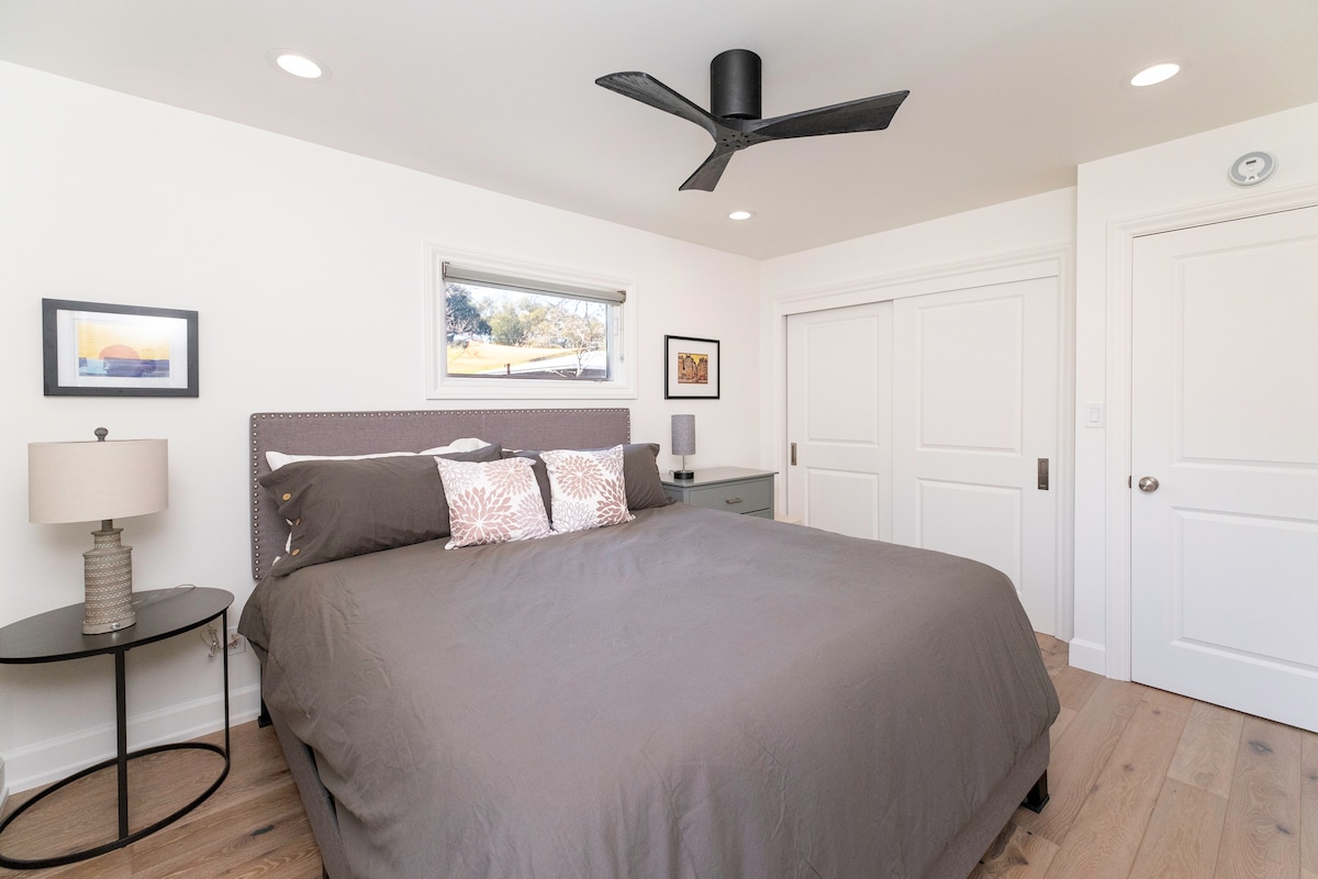 kitanda cha ukubwa wa kifalme