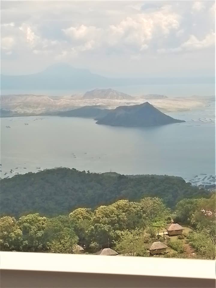 Lakeview Condos T5U1032 Apartments for Rent in Tagaytay, Cavite, Philippines Airbnb