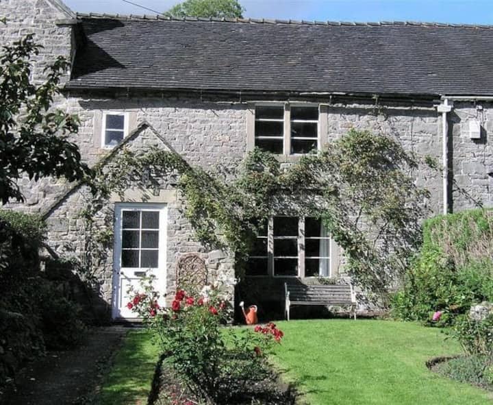 Countryside Cottage In Dovedale, Peak District - Staffordshire