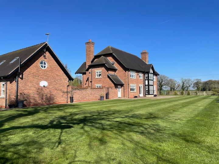 Countryside peaceful retreat Houses for Rent in Cheshire East