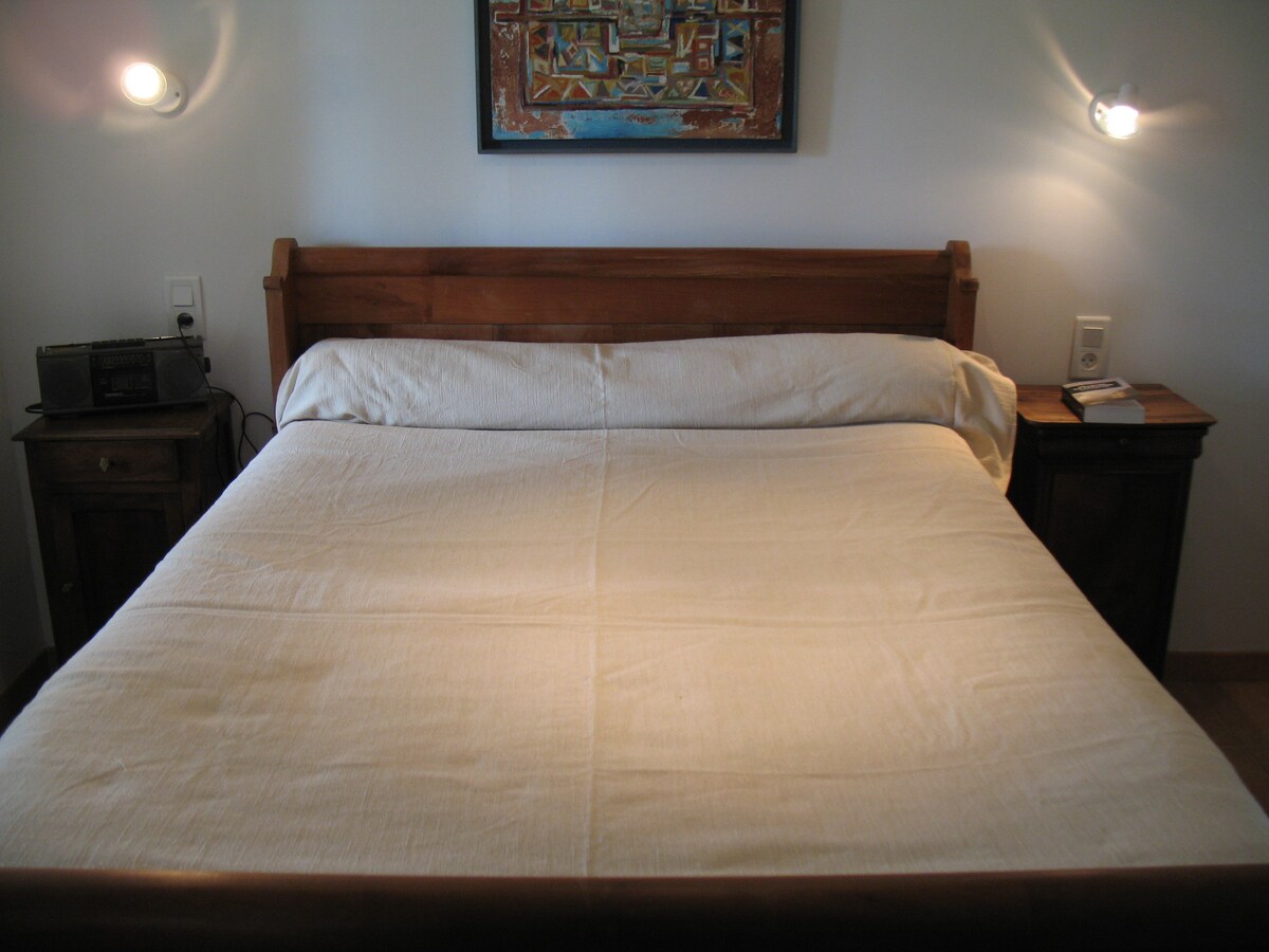 Приземен етаж Спалня 1: легло 2 души 140 см