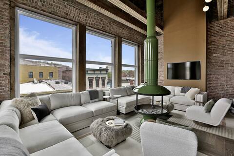The Parliament Penthouse: 6 Bedrooms + 5 Baths