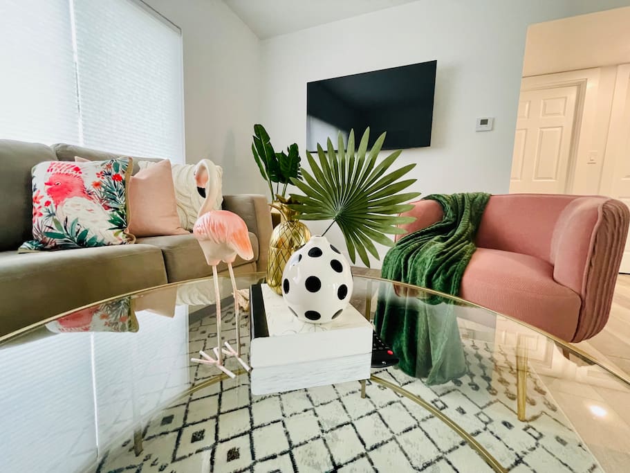 Airbnb Tropical Apt free PRKG walk LittleHavana Brickell