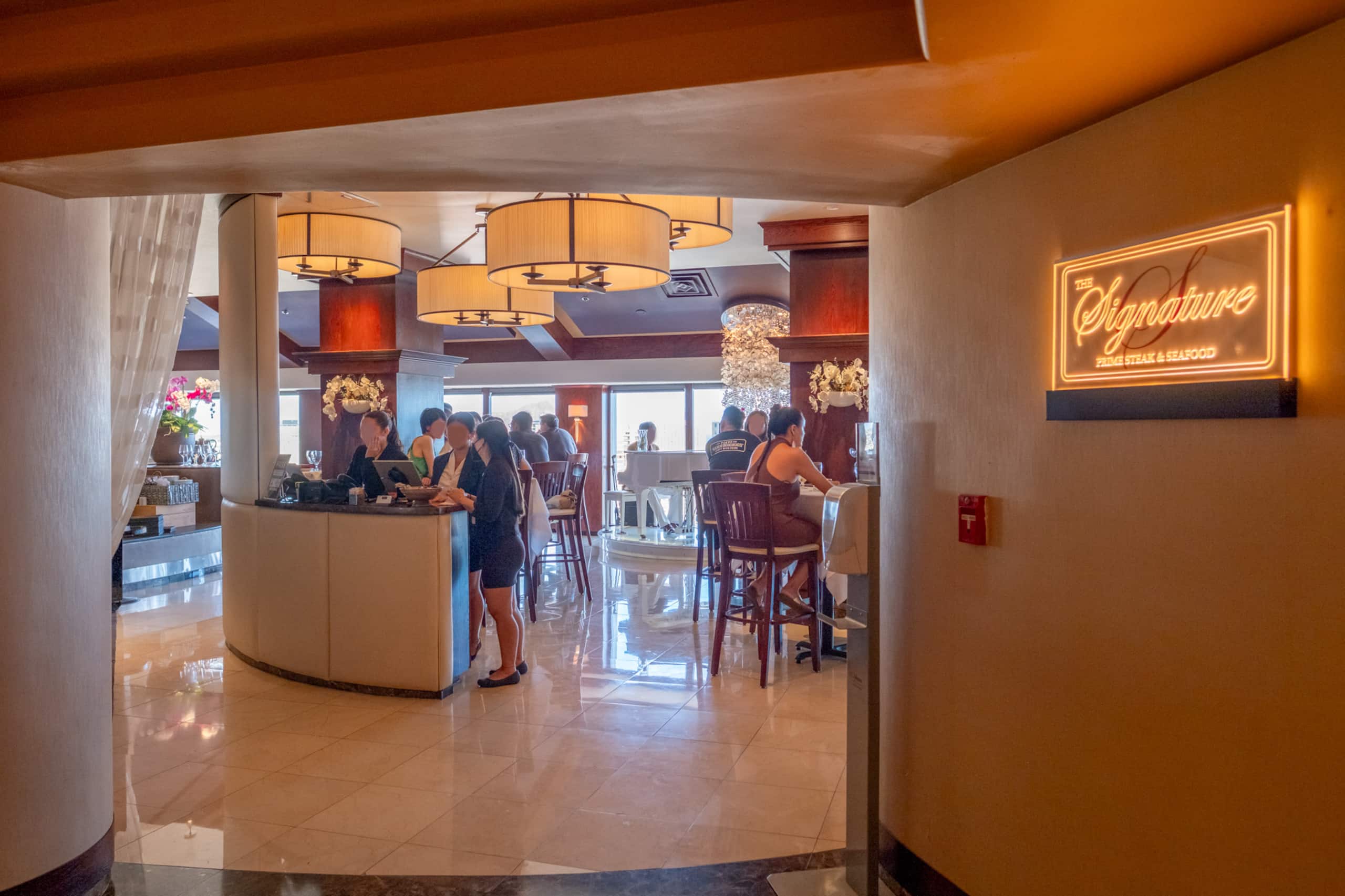 Hotel in Honolulu · ★4.76 · Studio · 1 bed · 1 private bath - Image 23