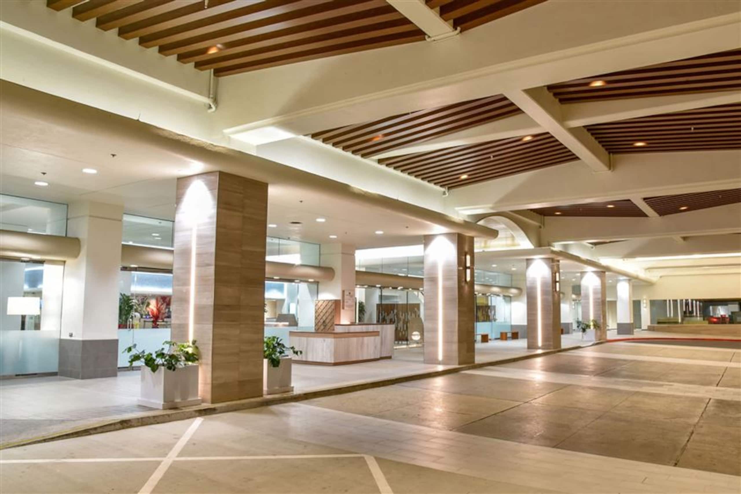 Hotel in Honolulu · ★4.76 · Studio · 1 bed · 1 private bath - Image 14