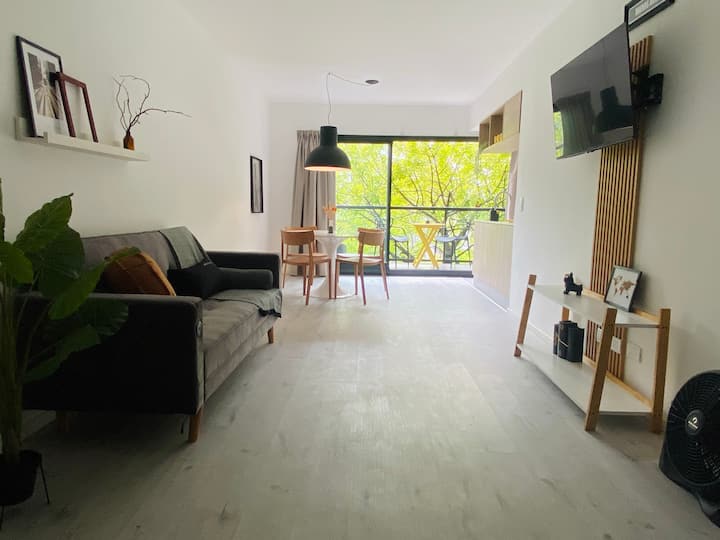 Studio apartment with assigned parking in Almagro