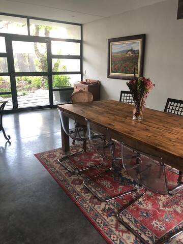 Between Oak & Palm gallery image 5