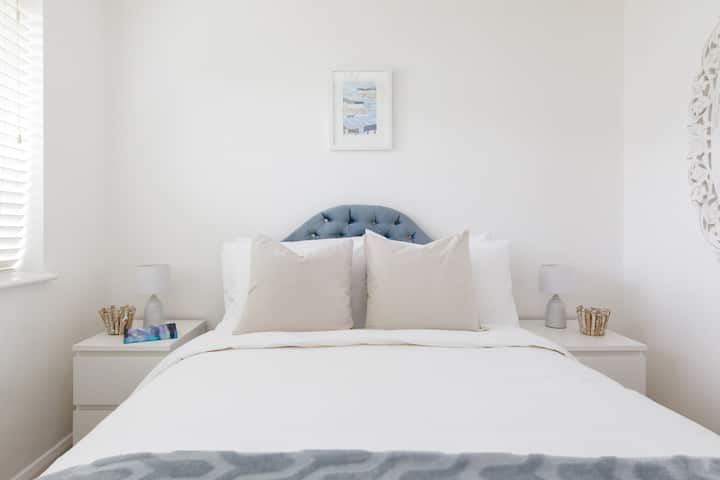 เตียงใหญ่ชั้นล่าง