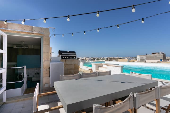 Designer Home With Private Rooftop Pool - Malta