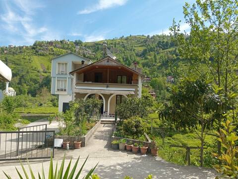 6 km Topçu Villa on Çamlıhemşin Road