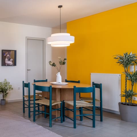 Award-winning Yellow-spot gallery image 4