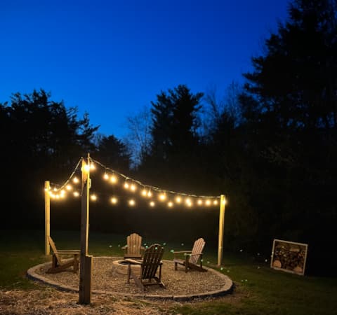 Modern Country Farmhouse, Walking Distance to Lake