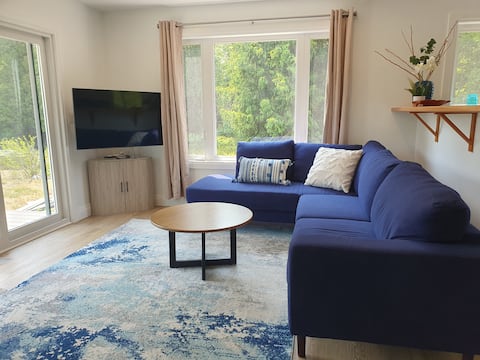 Popular Airbnb listing: Cozy Fully Renovated Cottage in South Bruce Peninsula