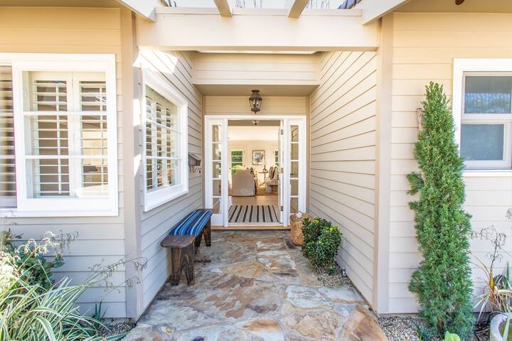 Zuma 4BR Oasis/ Private Yard/Spacious/Calm gallery image 4