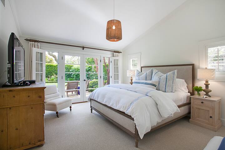 Zuma 4BR Oasis/ Private Yard/Spacious/Calm gallery image 5