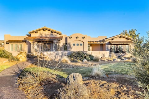 Extraordinary Home Near Zion with Pool & Hot Tub