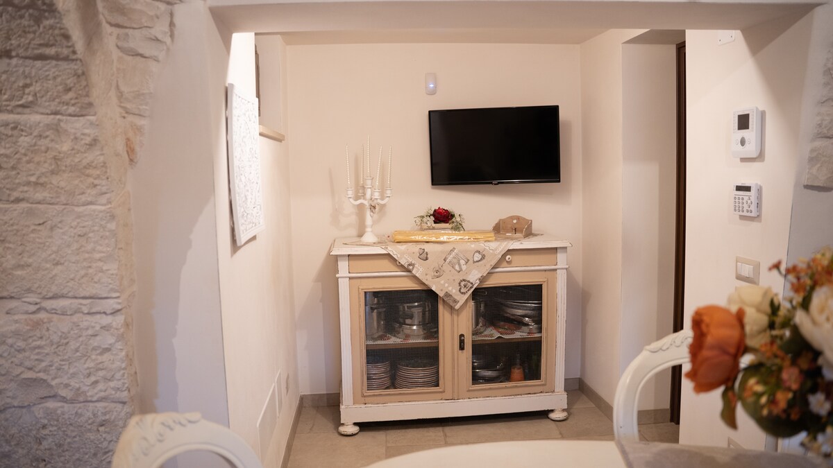 Airbnb performant: Trulli with pool,  patio, gazebo and pine forest à Putignano