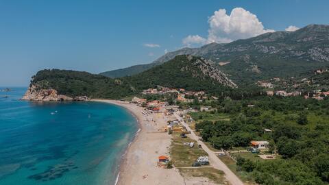 Holiday Home Sea - Two Bedroom Beach House
