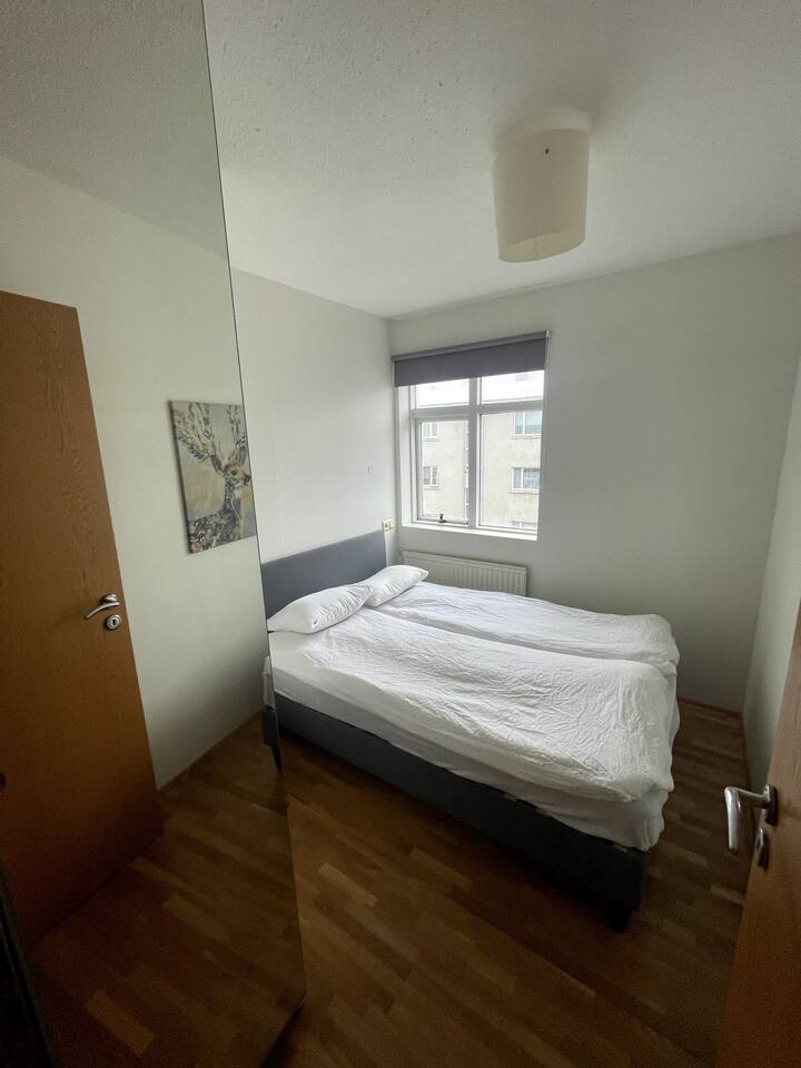 Cozy and quiet room in Reykjavik (baby on board) Apartments for Rent