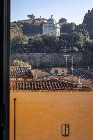 Luxury apartment in prime location gallery image 5