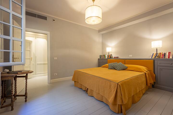 Luxury apartment in prime location gallery image 4